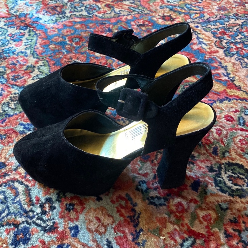 Vintage rush hour platforms